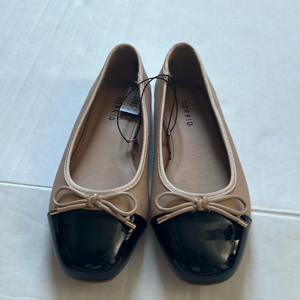 NWT Torrid Bow Detail Square Toe Flat (WW) - Picture 6 of 10